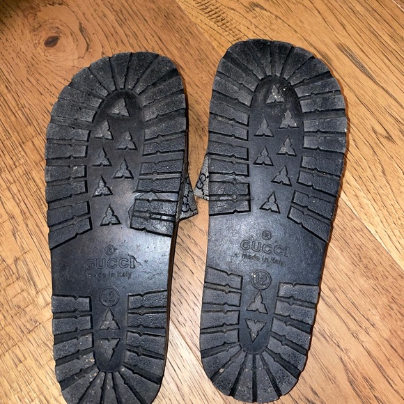 Grey Gucci men’s size 11 sandals worn 2 times mint condition - Picture 2 of 6